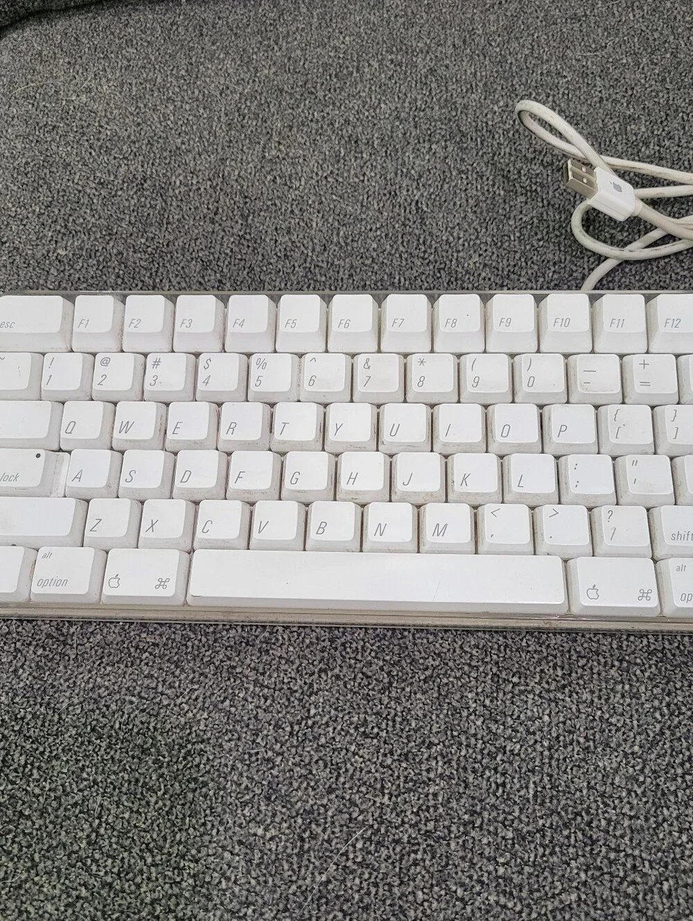 Apple A1048 Wired USB Keyboard Full Size White Clear EMC 1944
